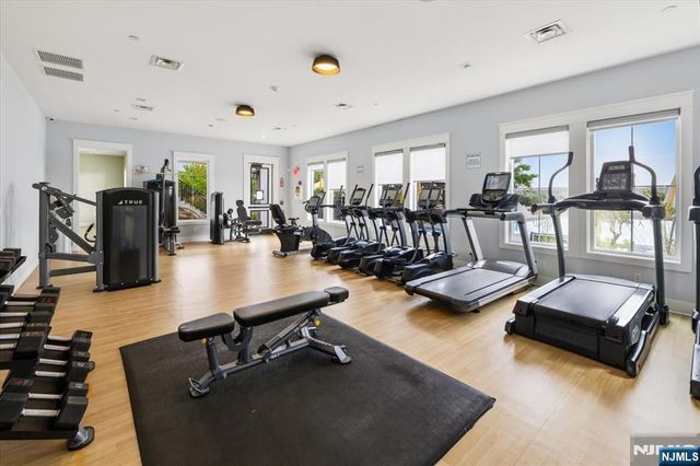 121 Sequoia Drive, Cedar Grove, NJ 07009