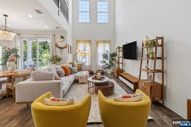 121 Sequoia Drive, Cedar Grove, NJ 07009