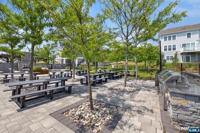 121 Sequoia Drive, Cedar Grove, NJ 07009