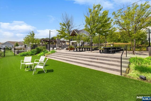 121 Sequoia Drive, Cedar Grove, NJ 07009