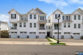 121 Sequoia Drive, Cedar Grove, NJ 07009