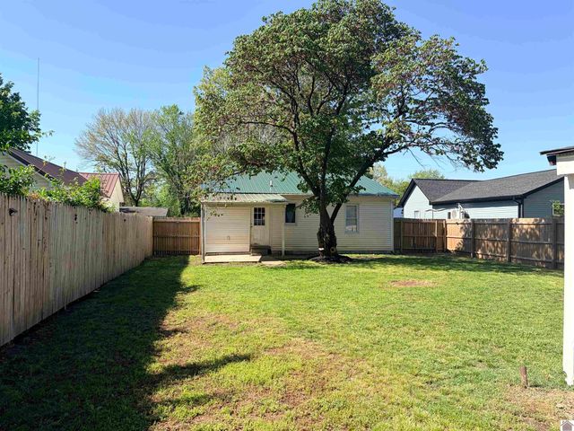 1113 Markham, Paducah, KY 42002