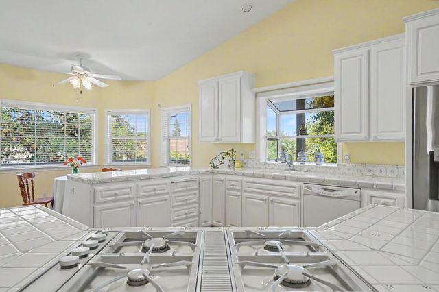 503 Baywood Ct, Valley Springs, CA 95252