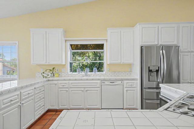 503 Baywood Ct, Valley Springs, CA 95252