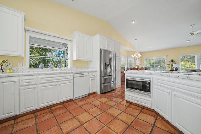 503 Baywood Ct, Valley Springs, CA 95252