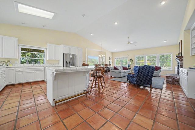 503 Baywood Ct, Valley Springs, CA 95252