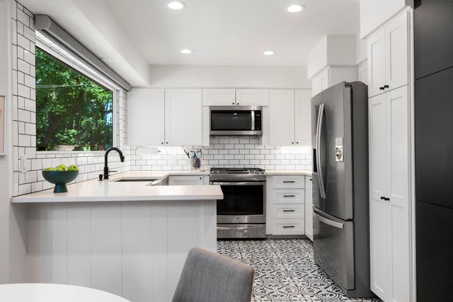 7404 Charlton DR, Austin, TX 78723