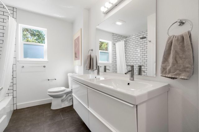 7404 Charlton DR, Austin, TX 78723