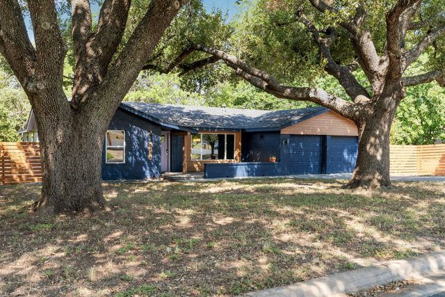 7404 Charlton DR, Austin, TX 78723