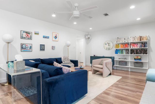 7404 Charlton DR, Austin, TX 78723
