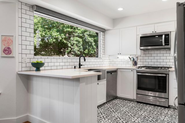 7404 Charlton DR, Austin, TX 78723