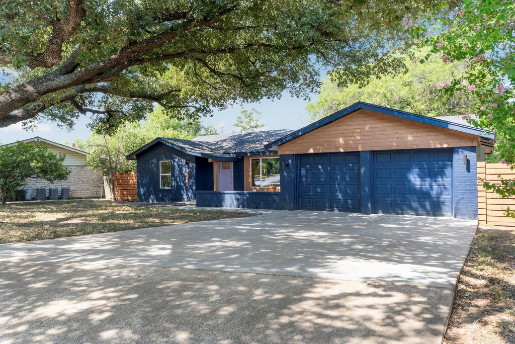 7404 Charlton DR, Austin, TX 78723