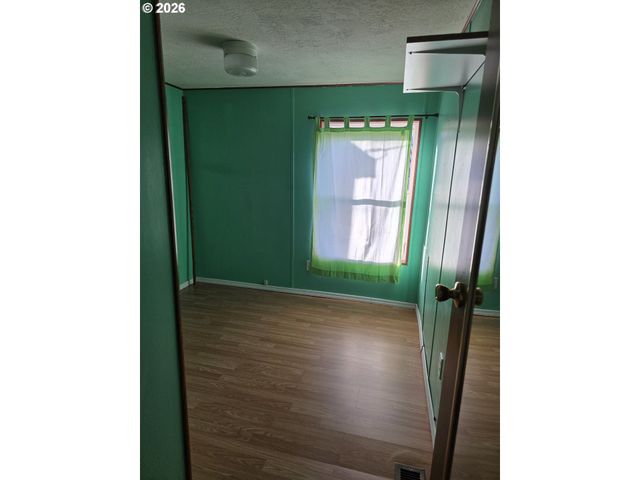 463 Se GREGORY Dr, Winston, OR 97496