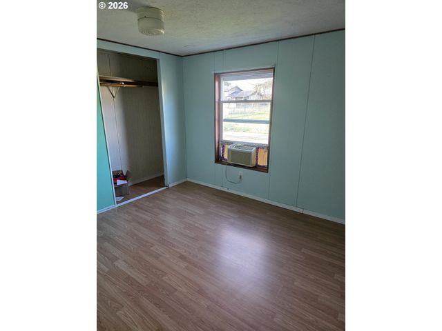 463 Se GREGORY Dr, Winston, OR 97496