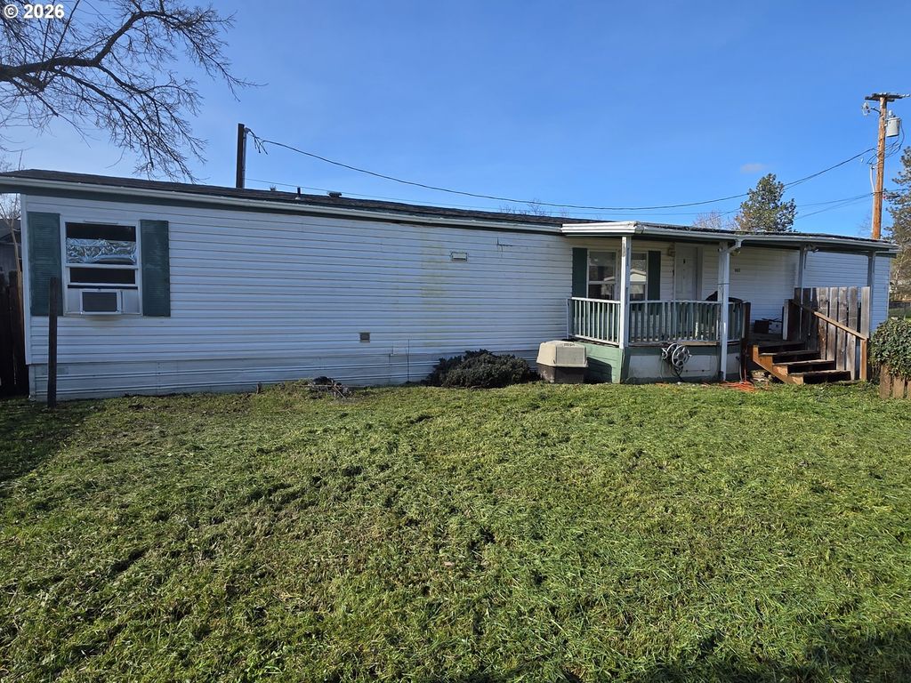 463 Se GREGORY Dr, Winston, OR 97496