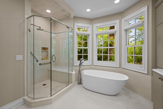 861 Gloucester Crossing, Lake Forest, IL 60045