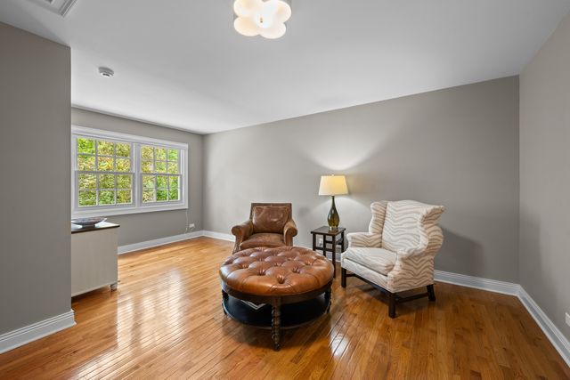 861 Gloucester Crossing, Lake Forest, IL 60045