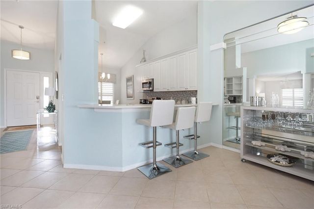 2220 Chesterbrook CT 204, Naples, FL 34109