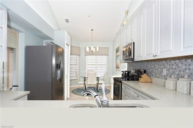 2220 Chesterbrook CT 204, Naples, FL 34109