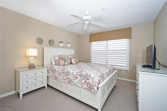 2220 Chesterbrook CT 204, Naples, FL 34109