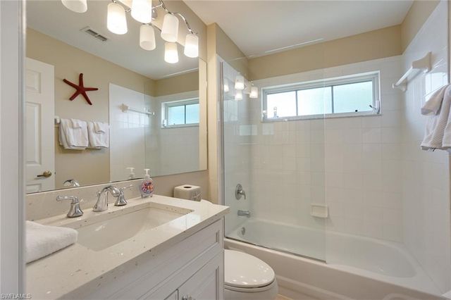 2220 Chesterbrook CT 204, Naples, FL 34109