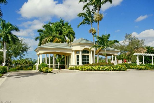 2220 Chesterbrook CT 204, Naples, FL 34109