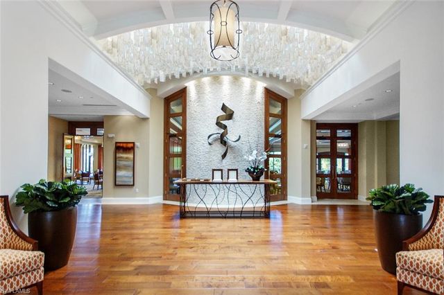 2220 Chesterbrook CT 204, Naples, FL 34109