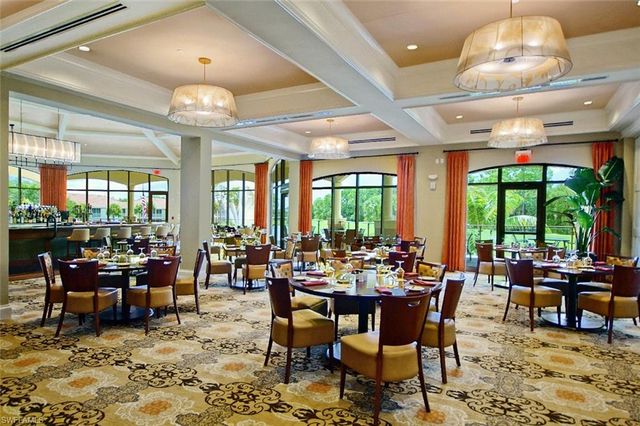 2220 Chesterbrook CT 204, Naples, FL 34109