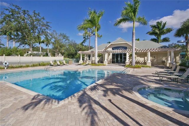 2220 Chesterbrook CT 204, Naples, FL 34109