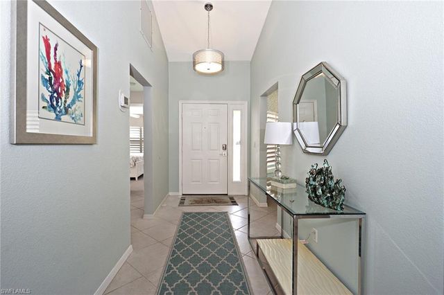 2220 Chesterbrook CT 204, Naples, FL 34109