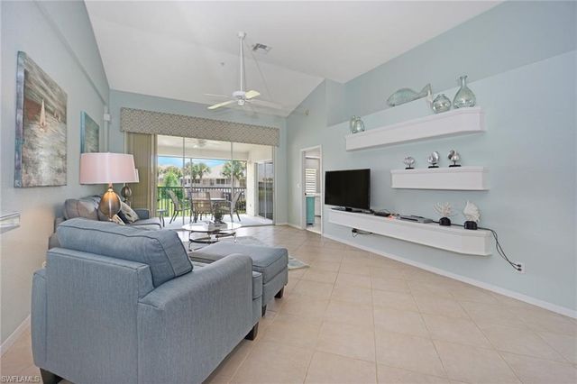 2220 Chesterbrook CT 204, Naples, FL 34109