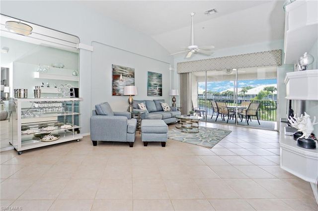 2220 Chesterbrook CT 204, Naples, FL 34109