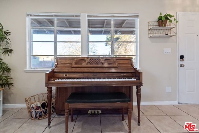 38457 Sumac Avenue, Palmdale, CA 93550
