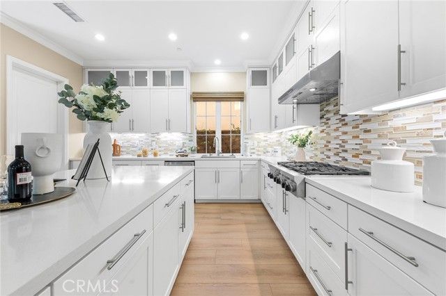 51 Thoroughbred, Irvine, CA 92602