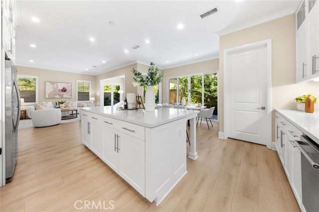 51 Thoroughbred, Irvine, CA 92602