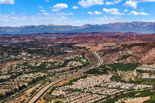 51 Thoroughbred, Irvine, CA 92602