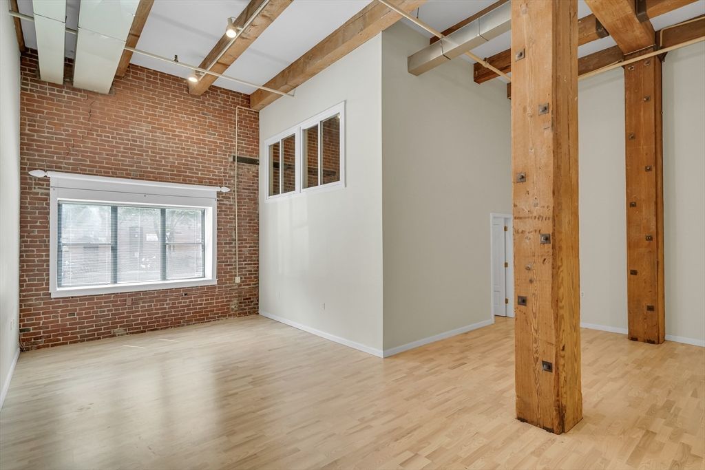 15 Sleeper 104, Boston, MA 02210