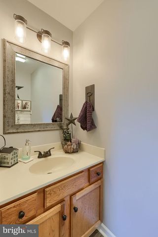 745 THOMAS ARMOR DR, Windsor, PA 17366