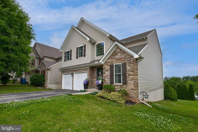 745 THOMAS ARMOR DR, Windsor, PA 17366