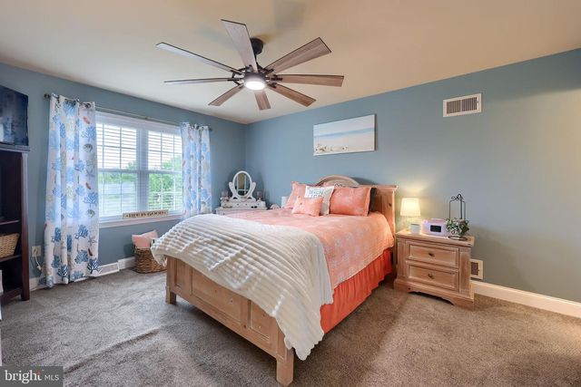 745 THOMAS ARMOR DR, Windsor, PA 17366