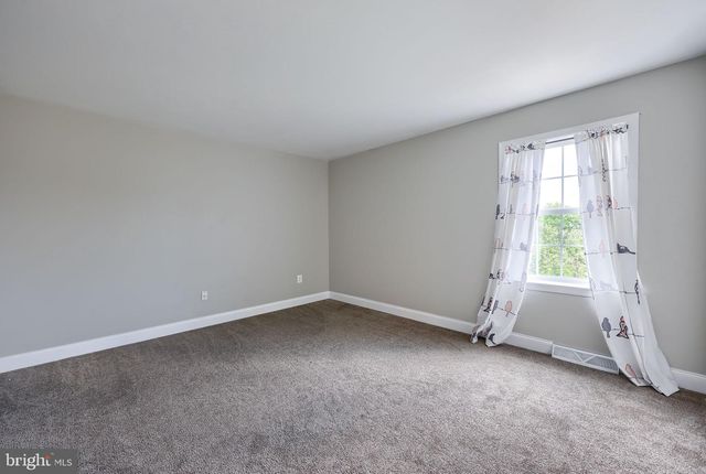 745 THOMAS ARMOR DR, Windsor, PA 17366