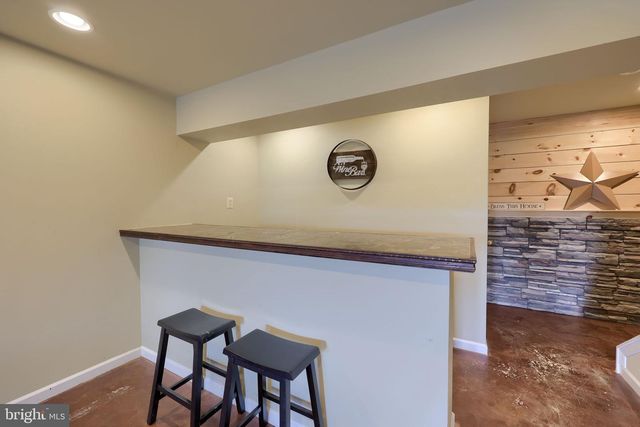 745 THOMAS ARMOR DR, Windsor, PA 17366