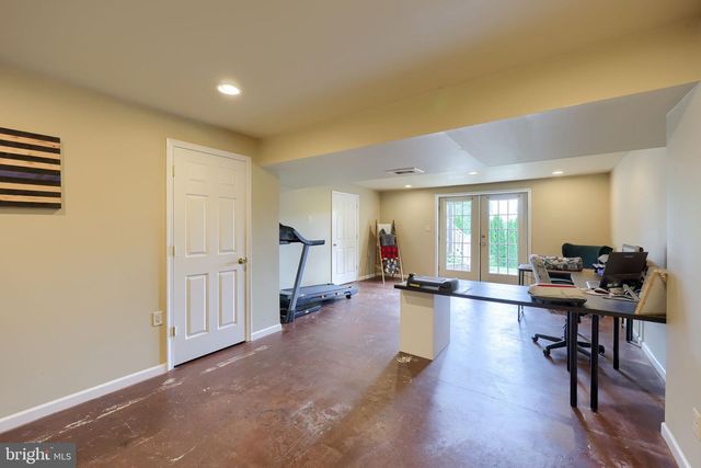 745 THOMAS ARMOR DR, Windsor, PA 17366