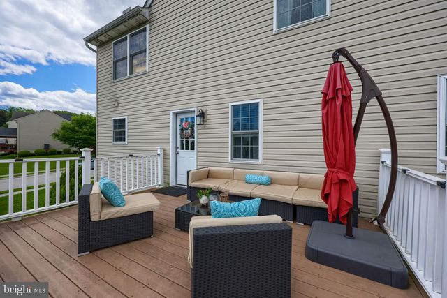 745 THOMAS ARMOR DR, Windsor, PA 17366