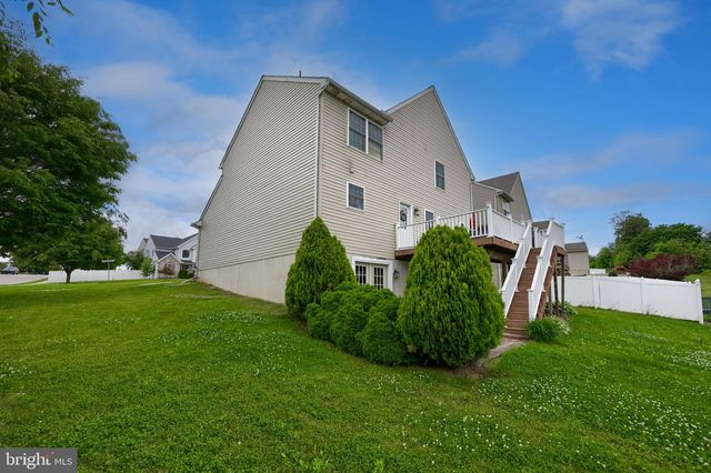 745 THOMAS ARMOR DR, Windsor, PA 17366