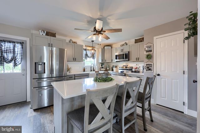 745 THOMAS ARMOR DR, Windsor, PA 17366