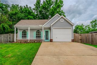 4 Brookhollow Place, Bentonville, AR 72712