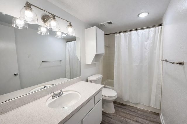 1541 Moritz Drive 107, Houston, TX 77055