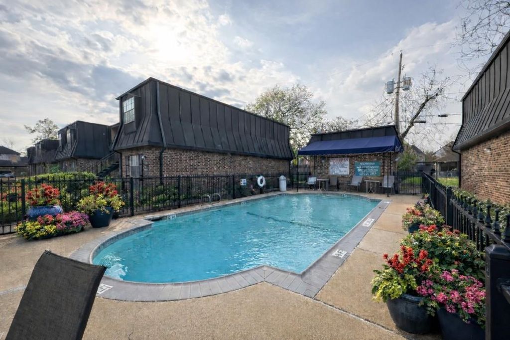 1541 Moritz Drive 107, Houston, TX 77055