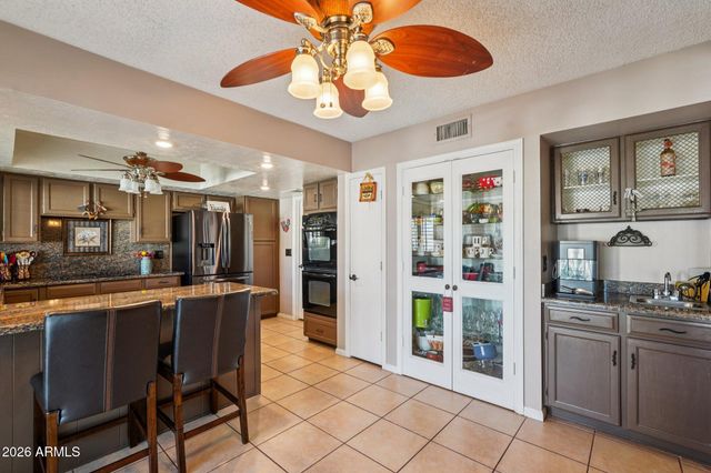 1810 E HARMONT Drive, Phoenix, AZ 85020